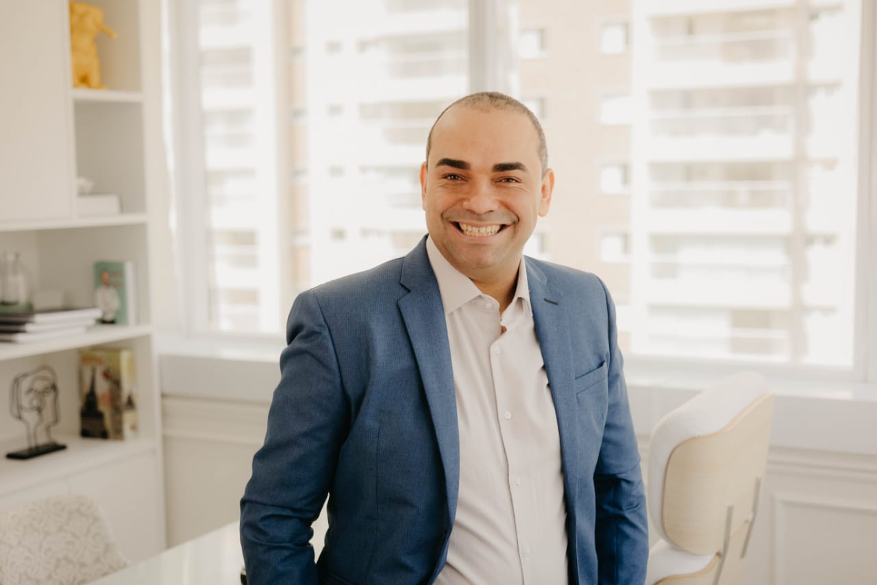 Dr. Alison Keny Machado Muniz